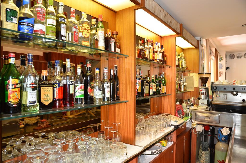 Hotel Betulla Римини Екстериор снимка